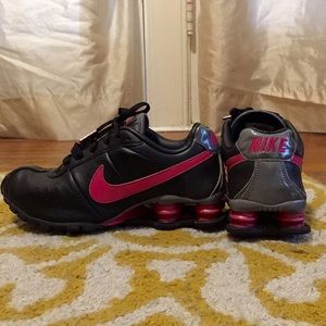 NIKE Shocks Hot Pink and Black