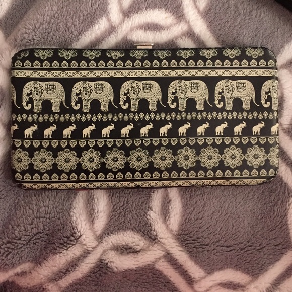 Forever 21 wallet🐘