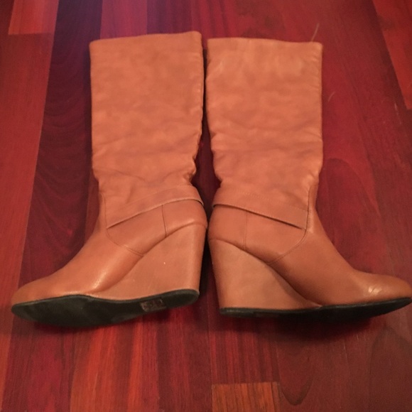 Boots - Picture 2 of 4