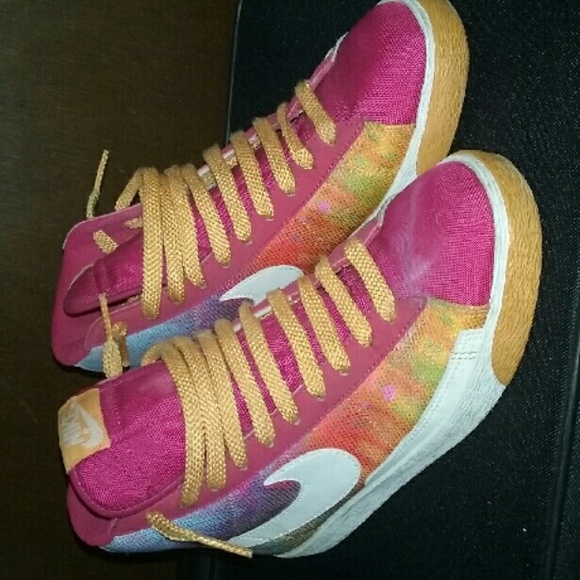 Nike High Top Multicolor Shoes
