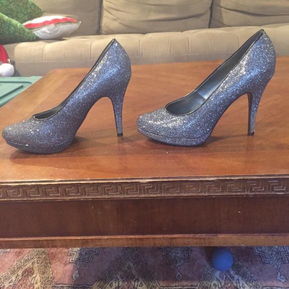 Sparkly silver metallic heels - Picture 3 of 4
