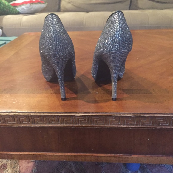 Sparkly silver metallic heels - Picture 4 of 4