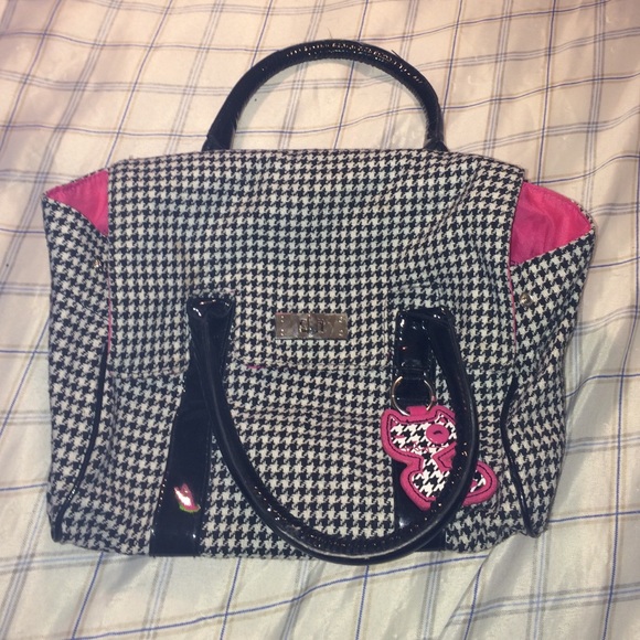 Clair's purse