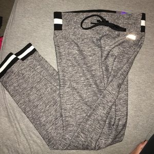 NWOT VS PINK ULTIMATE GYM PANT
