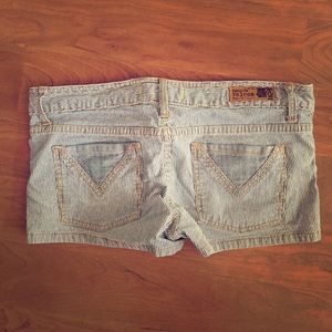 Volcom size 5 shorts like new