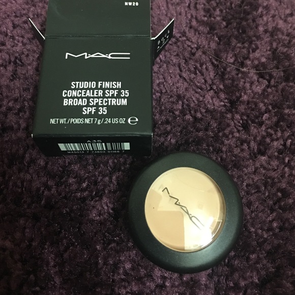 Studio Finish Concealer