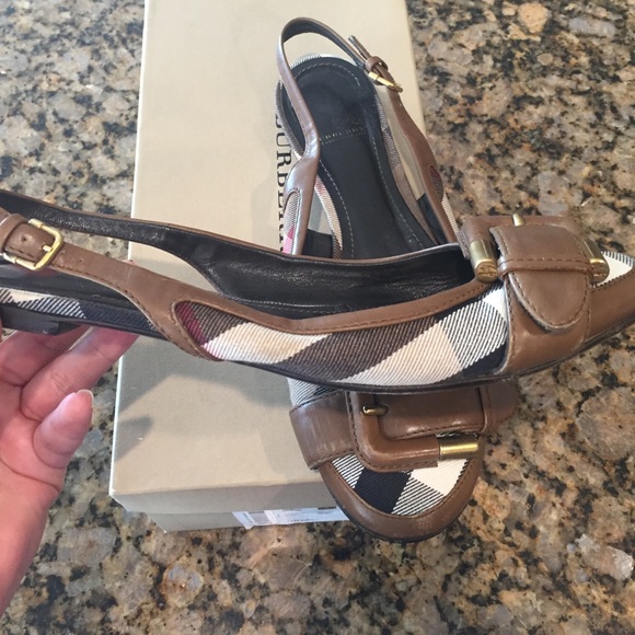 Burberry brown flats good condition minor scuff - Picture 2 of 4