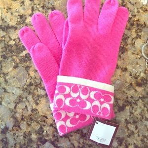 Hot pink coach gloves !