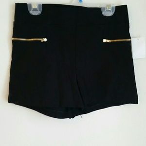 Stretchy black shorts