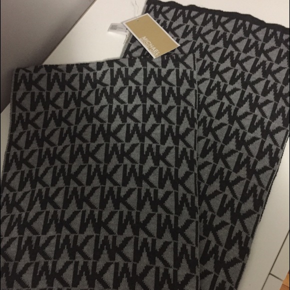 Michael kors scarf