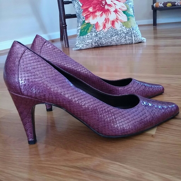 Mootsie Tootsie pumps