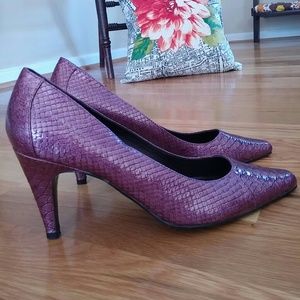 Mootsie Tootsie pumps