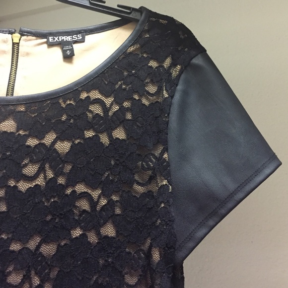 🚫SOLD🚫Express Black Lace Top - Picture 2 of 4