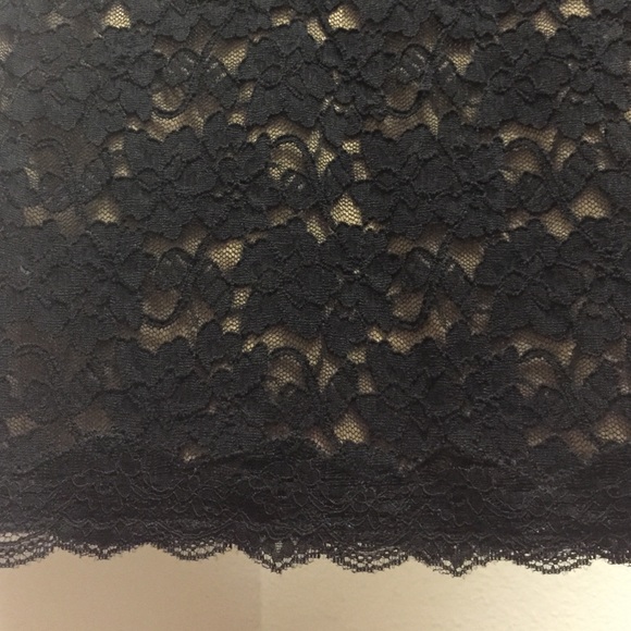 🚫SOLD🚫Express Black Lace Top - Picture 3 of 4