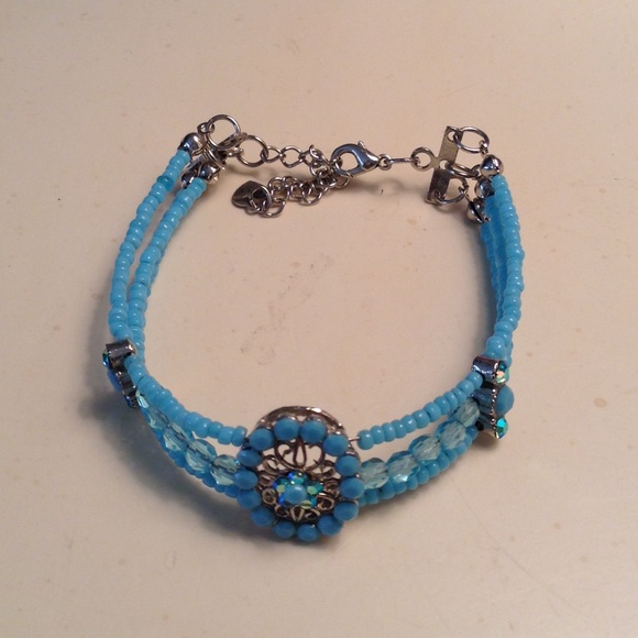 Teal jeweled beaded bracelet