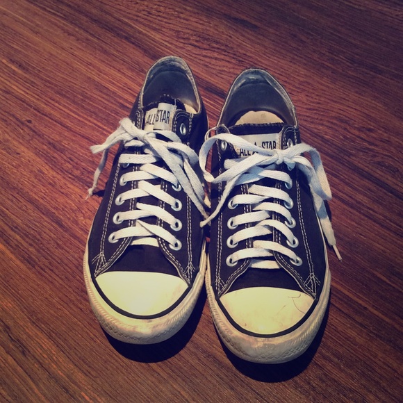 Old Black Low-Top Converse