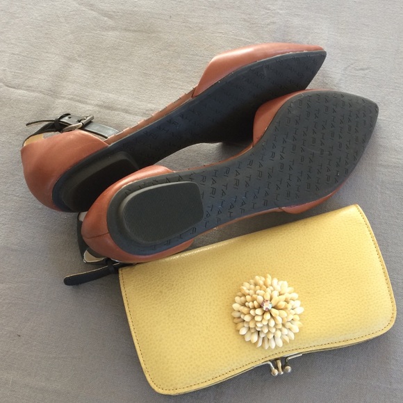 BUNDLED. Brown and black leather D'Orsay flats. - Picture 4 of 4