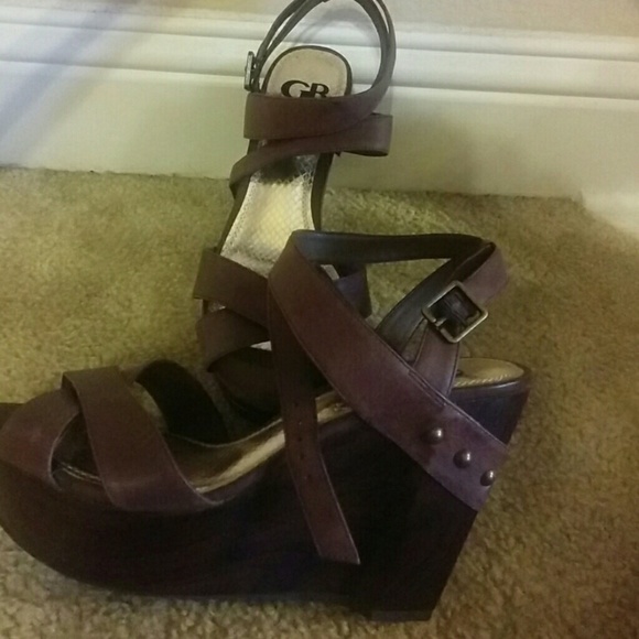 Shoes - Picture 2 of 4
