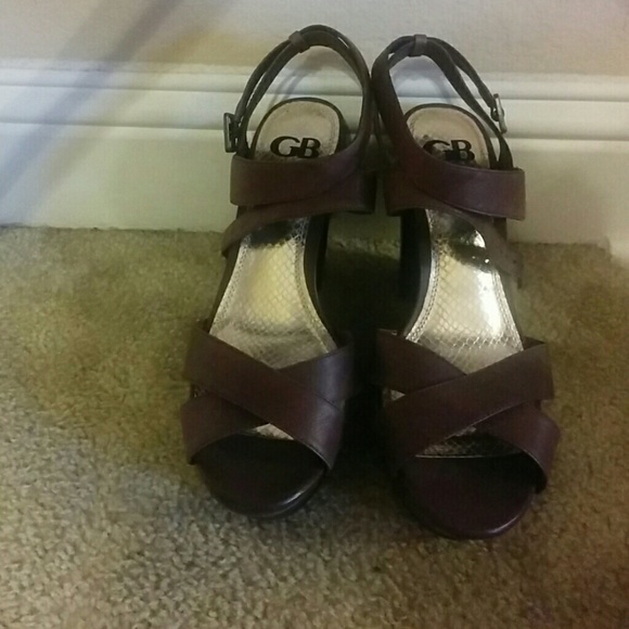 Shoes - Picture 3 of 4