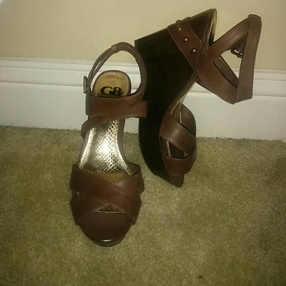 Shoes - Picture 4 of 4