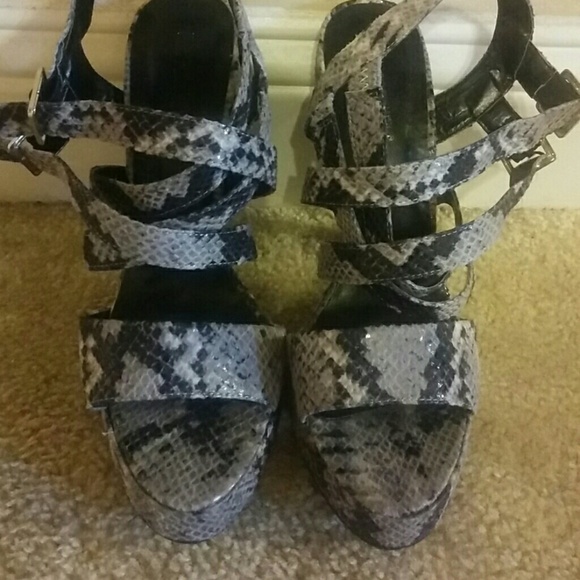 Shoes - Picture 2 of 3