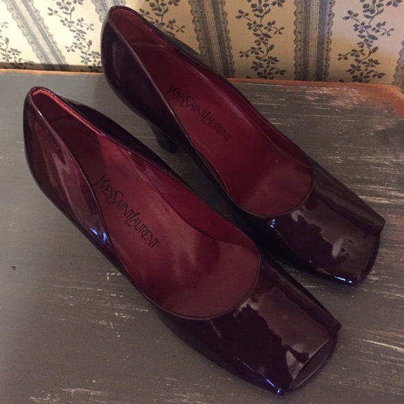 Peek a boo toe Yves Saint Laurent heel