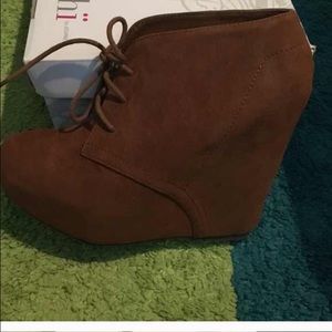 Brand new brown wedge boot