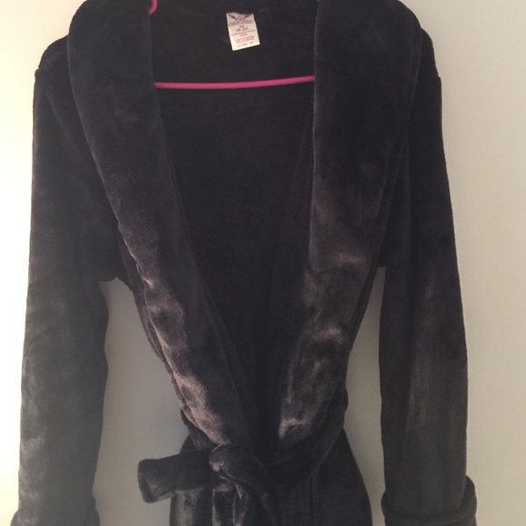 You love it yes very pretty soft all black robe.