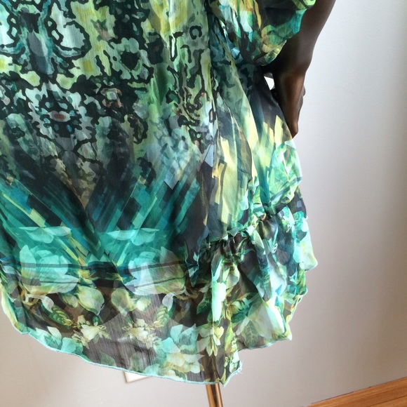 BRAND NEW Teal Asymmetrical Hem Top - Picture 3 of 3