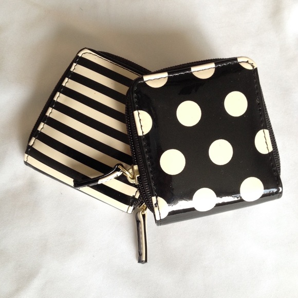 Set of 2 Travel Contacts Cases