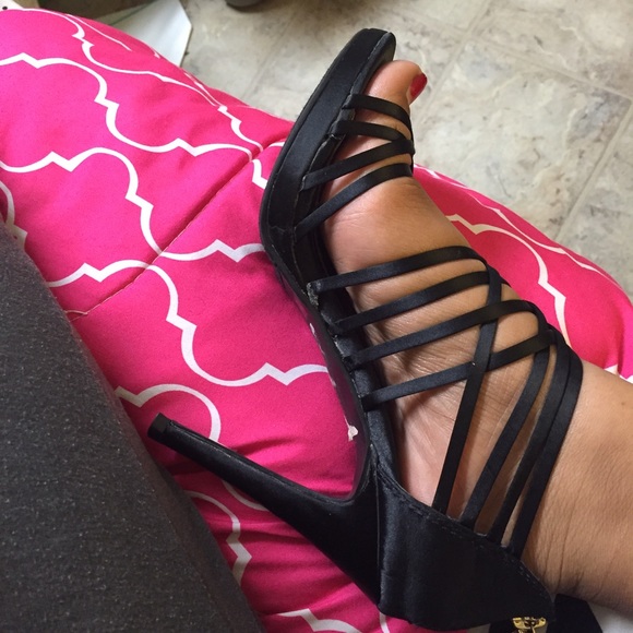 ❌2 day sale ❌Black Strappy High Heels - Picture 3 of 4
