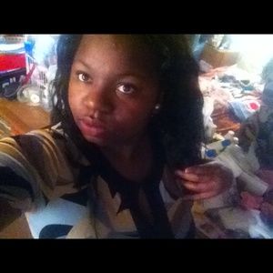 Meet your Posher, Alexus