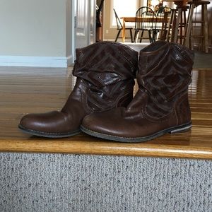 Super Cute Brown Slouch Pull On Boots