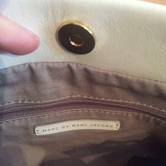 NEW Marc by Marc Jacobs Lily Flower Clutch - Picture 4 of 4