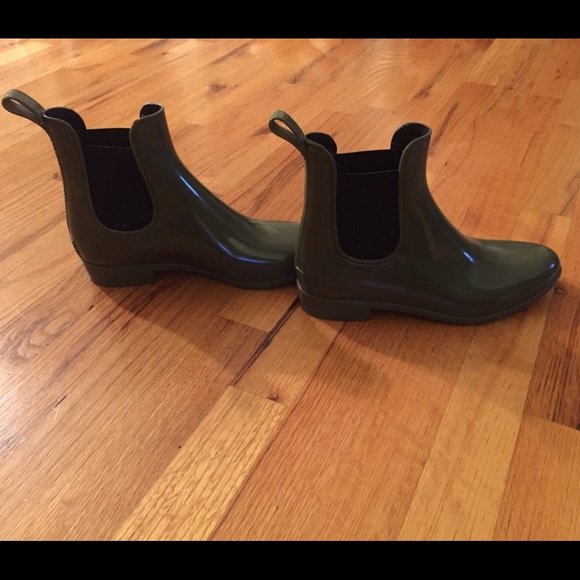 J. Crew Shoes - Jcrew short rubber rain boots