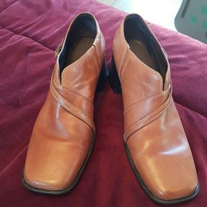 8M Clarks boot