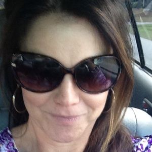 Meet your Posher, April