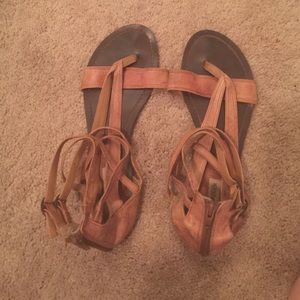 steve madden size 8 strappy sandals