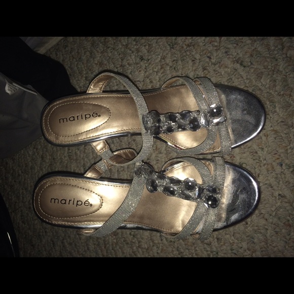 Clear/ silver heels size 7