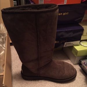 Tall chocolate brown ugg boots