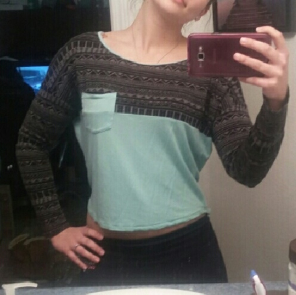 Long sleeve crop top!