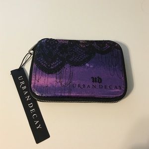Urban Decay The Feminine Eyeshadow Palette