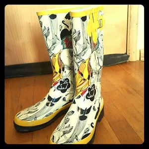 Rubber Wellington rain boots by THE Sak