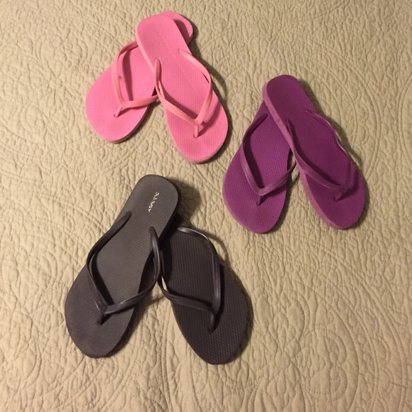 Old navy flip flop bundle
