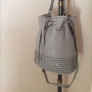 LIVIN' THE DREAM BUCKET TOTE