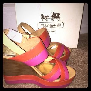 *NEW* COACH GAILE WEDGES