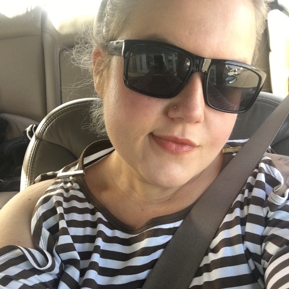 Meet your Posher, Samantha - Picture 2 of 4