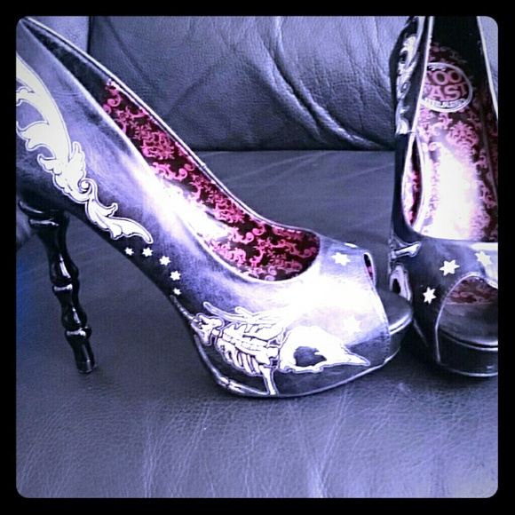 Too Fast Bird Skeleton Heels
