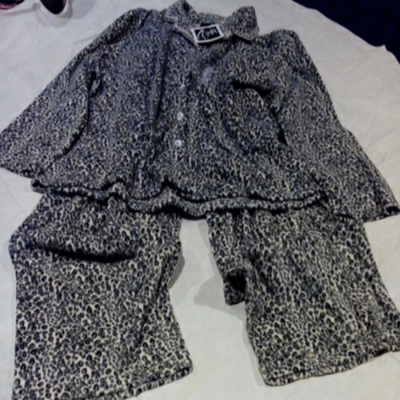 PJ'S.    Sold  In  Bundle.   (No Longer Available) - Picture 2 of 2