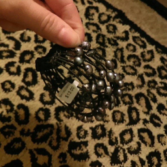 Gray pearl bracelet - Picture 1 of 2
